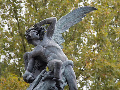 Estatua del Ángel Caído. Parque del Retiro. Madrid