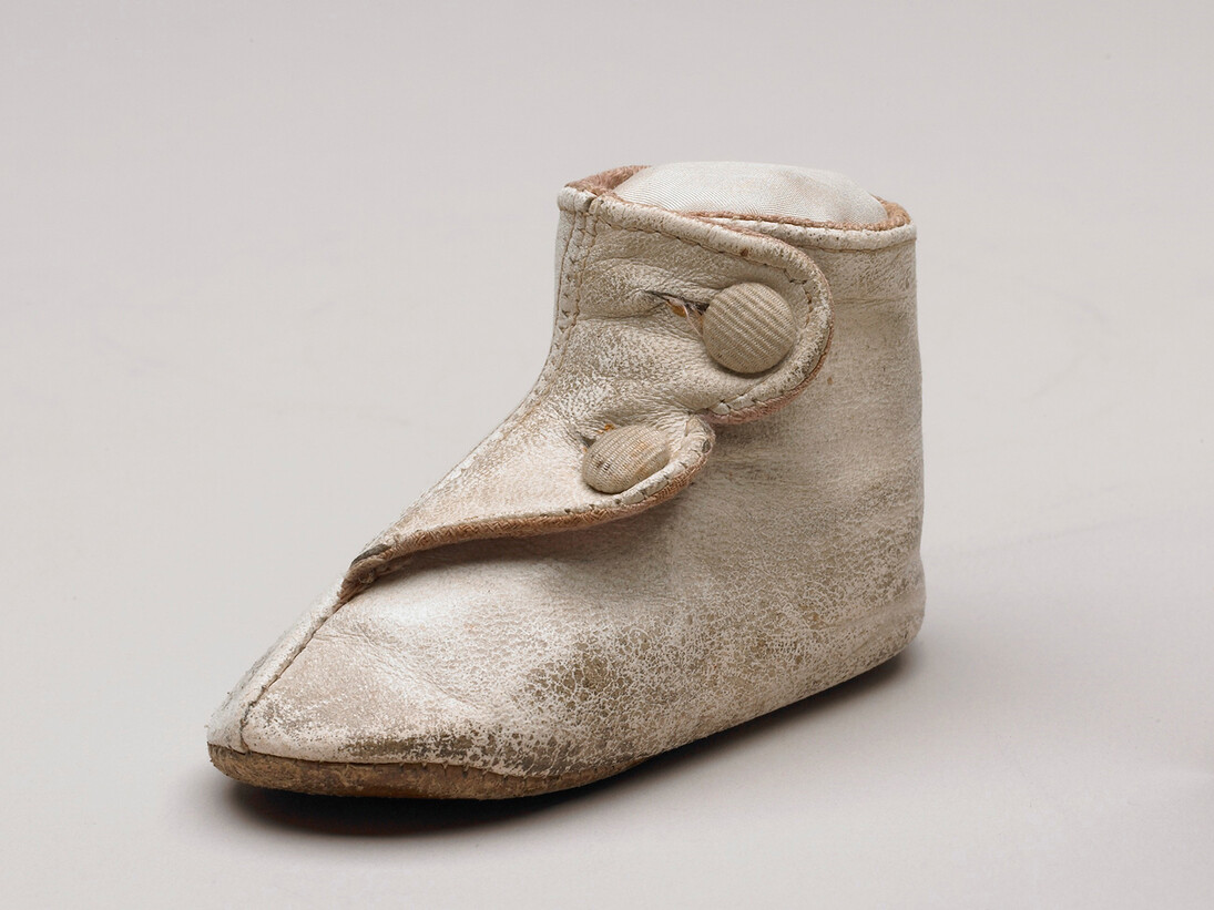 Baby's shoe, copyright National Museums Liverpool