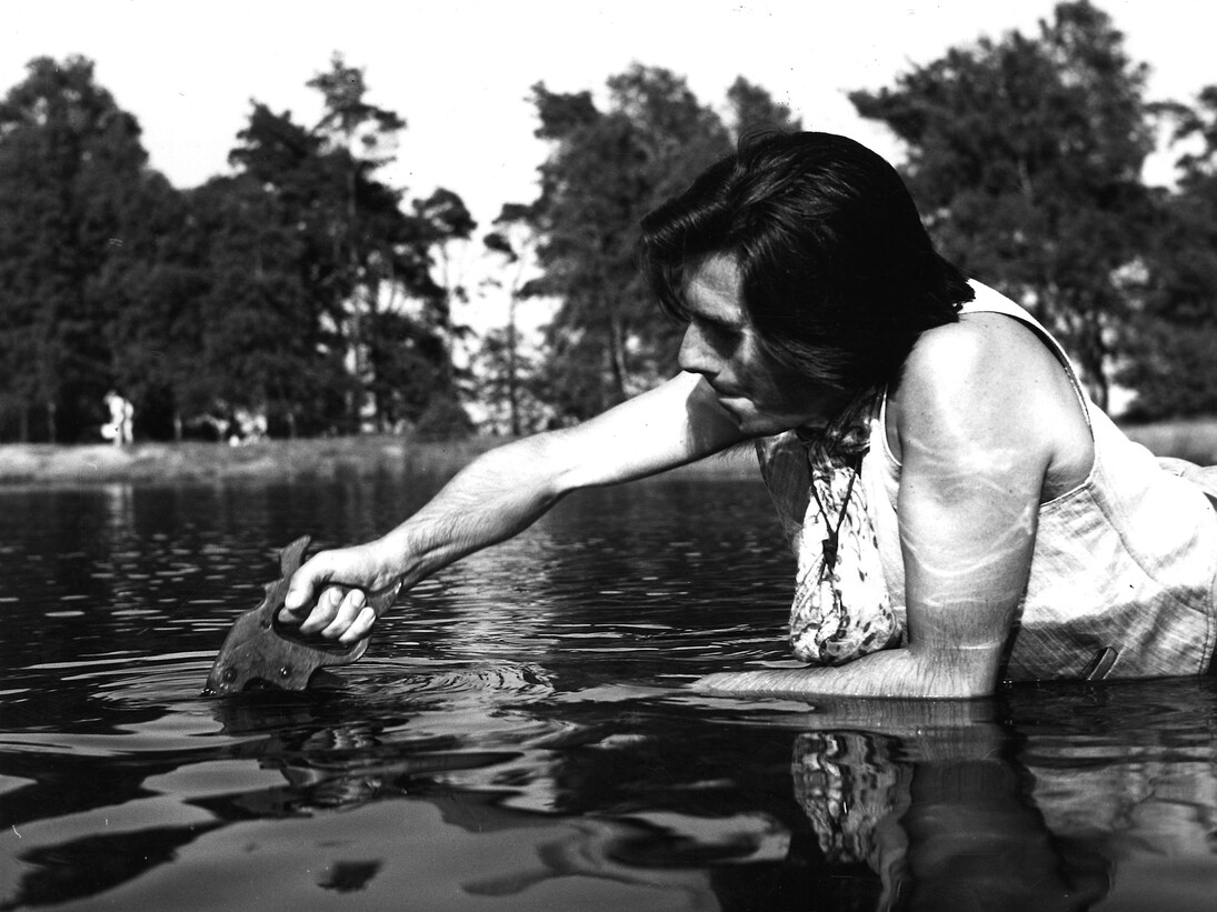 Fabrizio Plessi, Segare il Lago Stichter in due parti uguali, action, photography, 1975