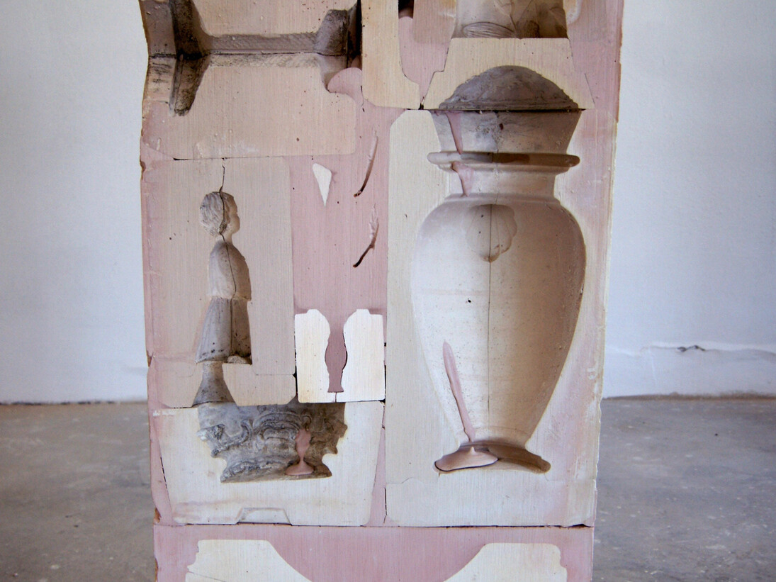 Francesco Ardini,
Manufatto Fossile, Putto (detail), 2015,
ancient plaster moulds, pink chalk,
100 x 50 x 18 cm each,
courtesy Federica Schiavo Gallery, Roma