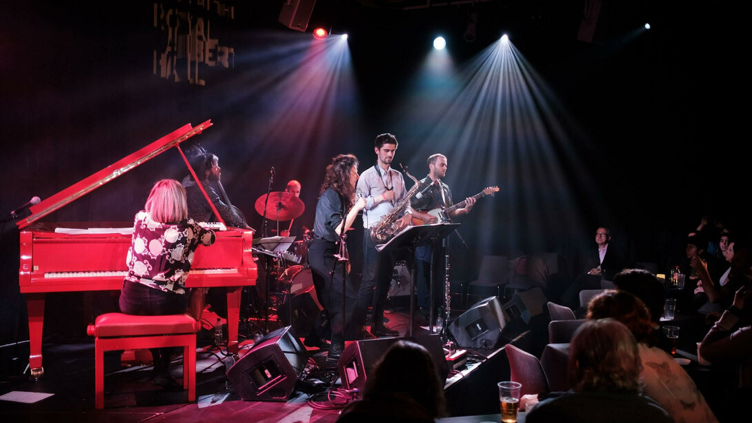 Maria Chiara Argirò live