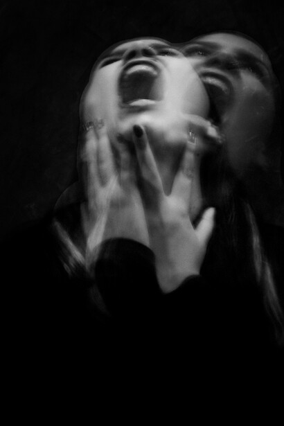 Sentirsi soli, indipendentemente dall’età, amplifica la paura di non essere amati o ricordati da nessuno 