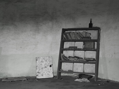 Hannah Collins, The Road to Mvezo. Reading - Umtata, Mandela's Teenage Home, National Monument, 2007-08