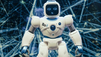 Robô. Especialistas dizem que o crescimento da inteligência artificial deixará a maioria das pessoas melhor na próxima década, mas muitos estão preocupados sobre como os avanços na IA afetarão o que significa ser humano, ser produtivo e exercer o livre arbítrio. À medida que a inteligência artificial (IA) orientada a algoritmos emergentes continua a se espalhar, as pessoas estarão em melhor situação do que estão hoje?
