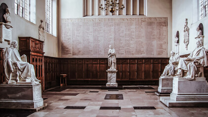 Salón ubicado en la Universidad de Cambridge, Inglaterra, Reino Unido