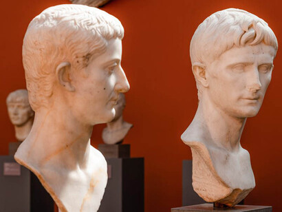 Various artists, Greek and Roman sculpture, exhibition view. Courtesy of Glyptotek