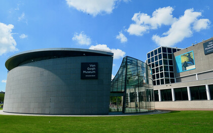 Museo Van Gogh en la Plaza de los Museos, Ámsterdam, Países Bajos