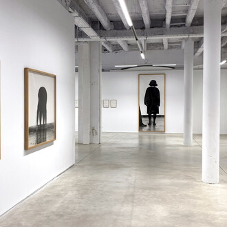 Helena Almeida, To hold the line with my fingers, exhibition view. Courtesy of Prats Nogueras Blanchard