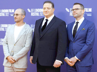 Darren Aronofsky y Brendan Fraser en un acto promocional para 'La ballena' (2022)