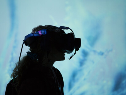 We Live in an Ocean of Air, Saatchi Gallery, 2018. Photo Credit - Barnaby Steel - Marshmallow Laser Feast
