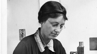 Kathleen Mary Drew-Baker fue una ficóloga británica, conocida por sus investigaciones sobre el alga comestible Porphyra