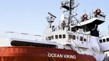 Nave Ong Ocean Viking. Lo scontro tra Roma e Parigi, iniziato con il respingimento da parte dell'Italia della nave Ong Ocean Viking, poi accolta dalla Francia a Tolone
