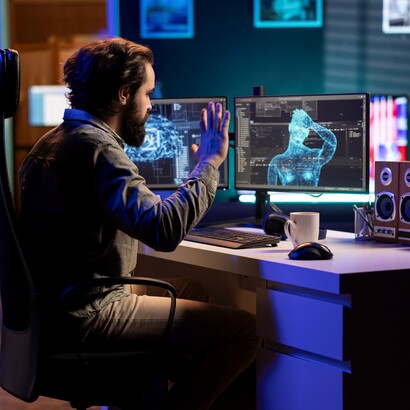 Nonostante il potenziale, l’affidabilità dell’intelligenza artificiale dipende dalla qualità dei dati su cui è addestrata e dalla sua capacità di spiegare le proprie decisioni