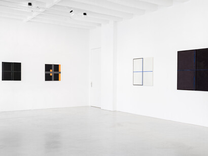 Installation view „Harvey Quaytman, Fool's Gold – Pirate. Paintings from the Eighties“, Galerie Nordenhake Berlin June 8-July 27, 2019; Courtesy Galerie Nordenhake Berlin / Stockholm / Mexico City; Photo: Gerhard Kassner
