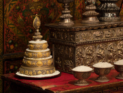 Rubin Museum tibetan buddhist shrine room, exhibition view. Courtesy of Brooklyn Museum