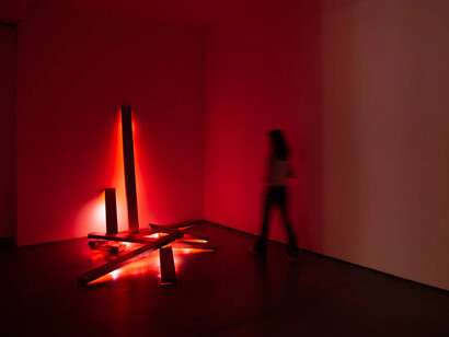 Daniel Canogar, Panoramic, vista de exhibición. Cortesía de Galería Max Estrella