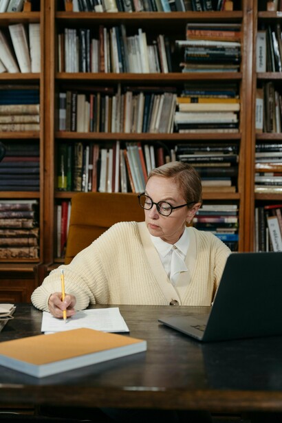 A biblioteca digital pública é um equipamento inovador e imprescindível no atendimento às necessidades dos usuários e aderentes da biblioteca pública. Não se deve, nesta era digital, olhar para a biblioteca sem pensar na integração do acesso digital
