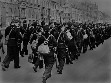 Marinheiros partindo para a frente de batalha, Leningrado