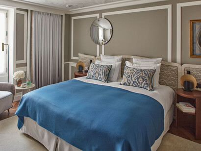 Les Lumières, Superior Room named after the French chemist Antoine Lavoisier