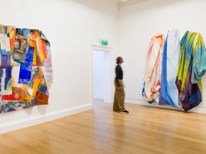 Sam Gilliam, Sewing fields, exhibition view. Courtesy of Irish Museum of Modern Art
