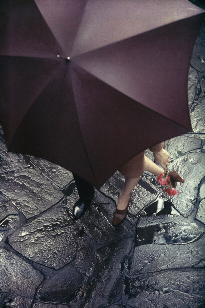 Saul Leiter, Advertisement for Miller Shoes, 1957. Con l' gentile concessione di Anna Defrancesco