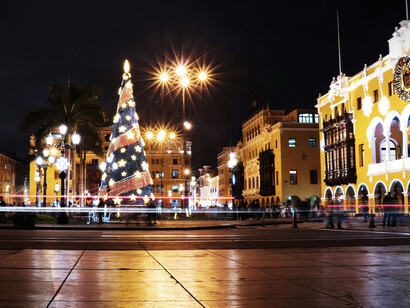 Plaza en el centro histórico de la 'ciudad de los reyes', Lima, Perú