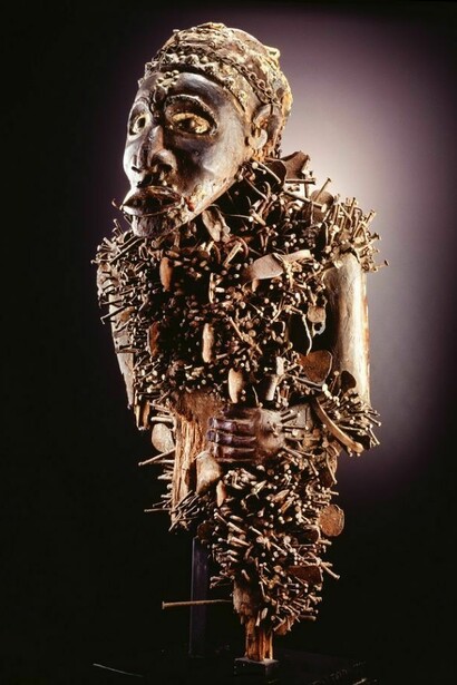 Bacongo fetish, Congo, XIX secolo. Tecniche miste, 97x45x35 cm