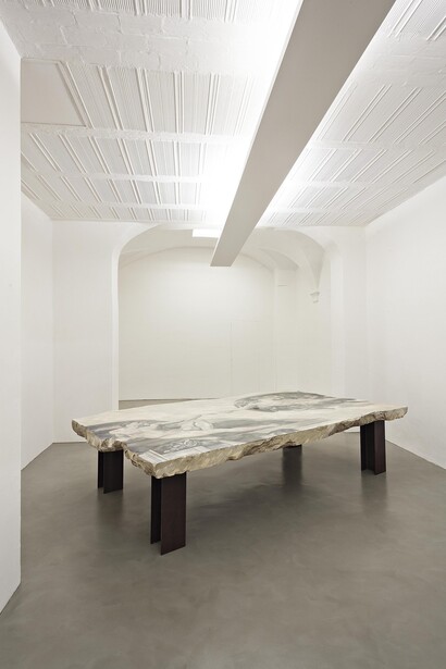 GAP, 2015, marmo bianco, cm 329 X 200 X 75,  marmo bianco e pigmenti, courtesy Galleria Poggiali e Forconi.  