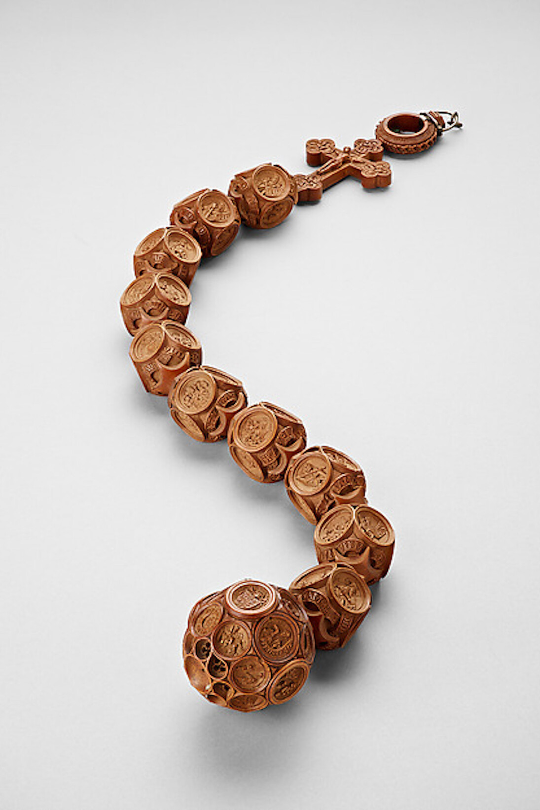 Rosary, Netherlandish, 1523–39, Boxwood, Length: 20–7/8 in. (52.8 cm). Musée du Louvre, Département des Objets d'art, Paris (OA 5610)
Image: © Musée du Louvre, photo: Craig Boyko/Ian Lefebvre