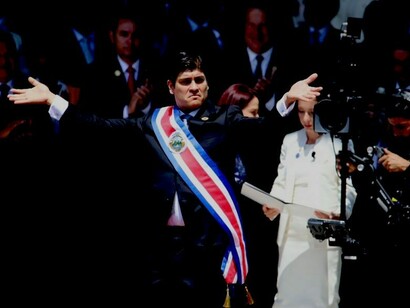 Carlos Alvarado en su toma de posesión