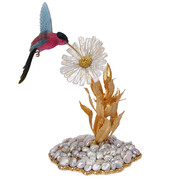 Gianmaria Buccellati, Creazione ornamentale raffigurante un Colibrì in tormalina multicolore con fiore margherita a petali in perle Biwa, foglie in oro e base con perle barocche, 2009 