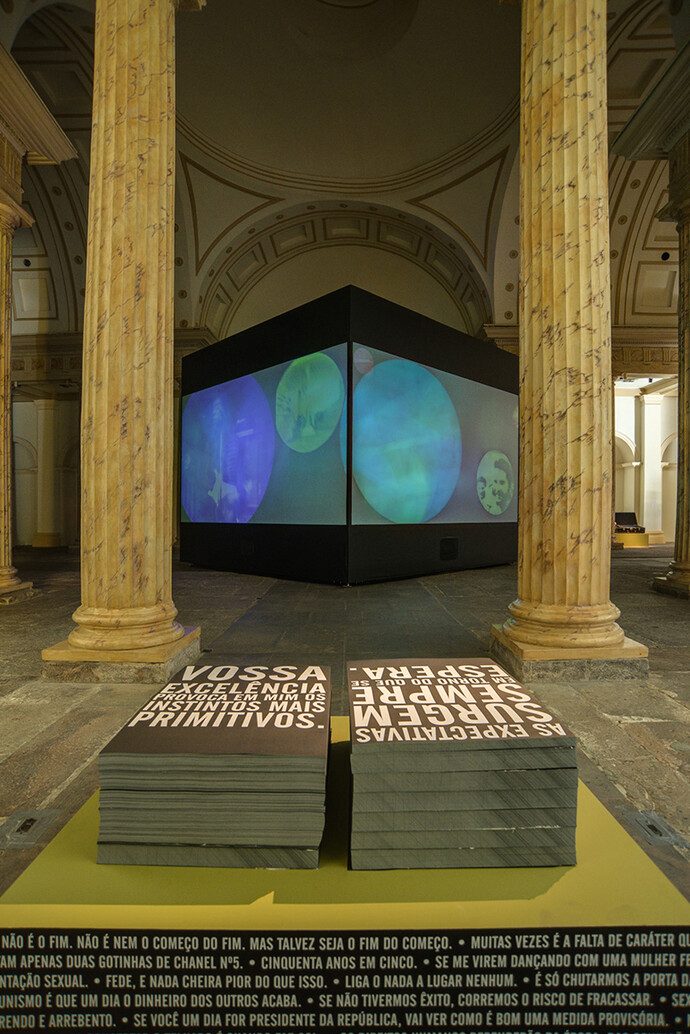 Dias & Riedweg, Blocão (2014). Photo © Mario Grisolli