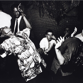 Vali Myers (Ann) danse à La Scala, Paris, 1950, Ed van der Elsken. Nederlands Fotomuseum Rotterdam. © Ed van der Elsken / Collection Stedelijk Museum Amsterdam