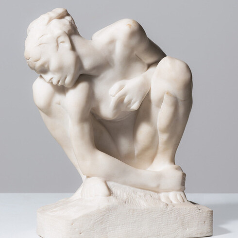 Auguste Rodin, (1840–1917), Kauernde, ca. 1882, Marmor, 33,5 x 27,5 x 18 cm
