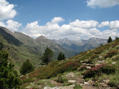 Tra piste da sci e sentieri panoramici, Andorra è un paradiso per chi ama vivere la montagna tutto l’anno. Andorra