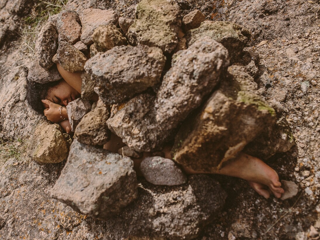 Nathalie Mba Bikoro. The Burial. 2015. Norogachi, Mexico. Photo: Luis Lujaàn