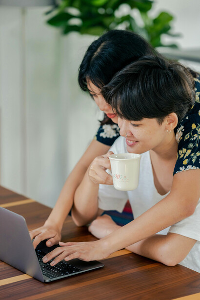 Las conexiones amorosas cobran un sentido más genuino cuando se construyen desde la plenitud y no desde la necesidad de llenar vacíos