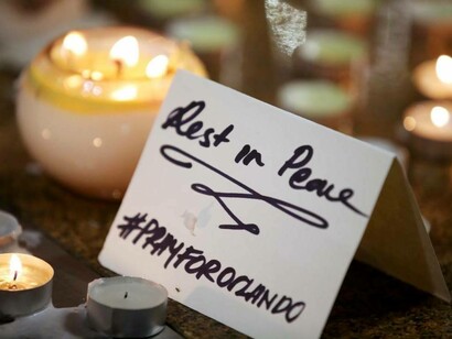 Velas em memória das vítimas de Orlando