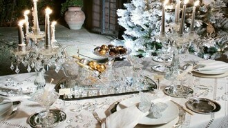 La magia di una tavola natalizia 