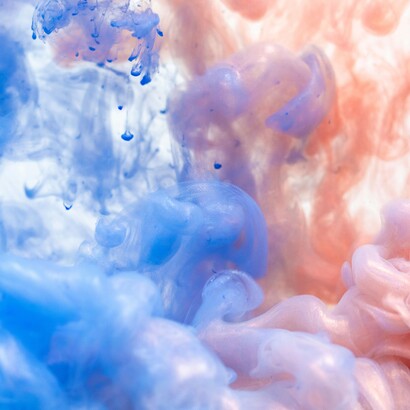 Anche il linguaggio più tecnico, quando parla di “tensione”, “colore” o “respiro”, rivela quanto il pensiero musicale abbia bisogno della metafora per esistere