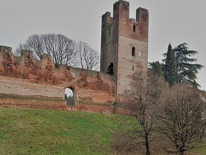Le cinta murarie che circondano la città di Castelfranco Veneto, Italia