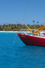 The boat Altrove after reaching Polinesia
