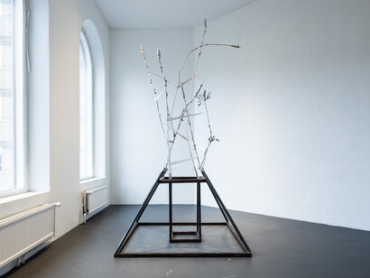 Maija Fox and Valo Vairio, A base for a crane, exhibition view. Courtesy of Galleria Sculptor 