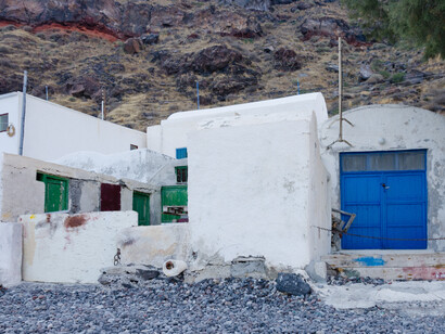 Cabañas de pescadores, puerto de Korfos, 2012, Thirasia, Santorini, Grecia