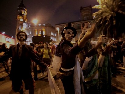 O Cordão da Mentira, em seu 12º ano, protesta contra a violência de Estado e os golpes históricos no Brasil