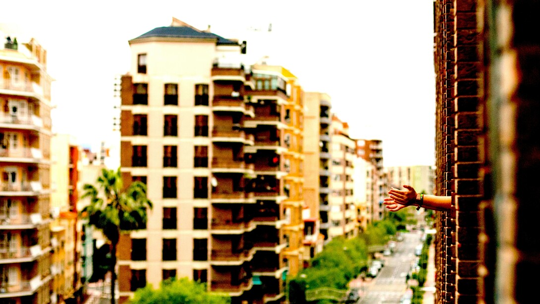 Lo bueno del coronavirus: aplausos en las ventanas