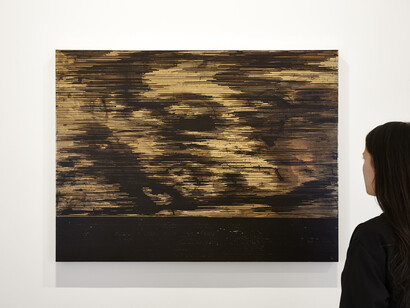 Teresita Fernández, Golden (Ikat Sky), 2014, Gold chroming and India ink on wood panel, 91,4 x 121,9 cm © Teresita Fernández- All rights reserved, courtesy
of the Artist and Almine Rech Gallery