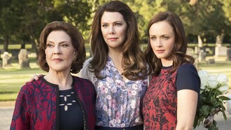 “Gilmore Girls”, the story of a single mom “Lorelei Gilmore” and her teenage daughter “Rory Gilmore” living in a small, beautiful town named “Stars Hollow”