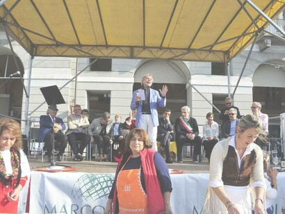 Diciassettesima adunata dell'associazione 'Uomini di mondo', 2016: l'iniziativa, nata con spirito goliardico, viene accolta con grande entusiasmo e in pochi anni gli associati si moltiplicano