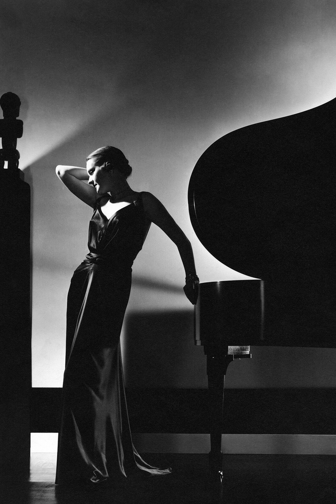 The Grand Piano © Edward Steichen, Vogue Archive Collection, Courtesy of Lumas Gallery, London
